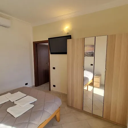 Red Rose Tiburtina Дом отдыха